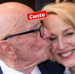 Rupert Murdoch kissing Jerry Hall
